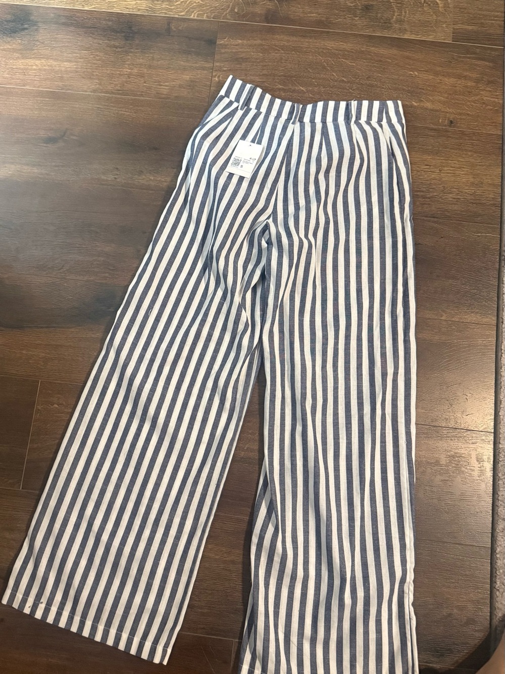 Forever 21 Navy and White Vertical-Striped Wide-Leg Men’s Pants